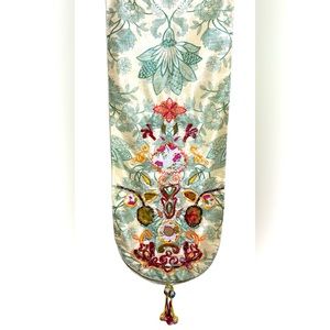 Pier 1 Floral Embroidered Table Runner ceramic bead yarn tassel‎